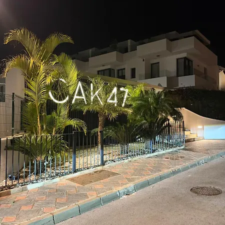 3 Bed Townhouse Escape Costa Del Sol - Pass The Keys Vakantiehuis Fuengirola