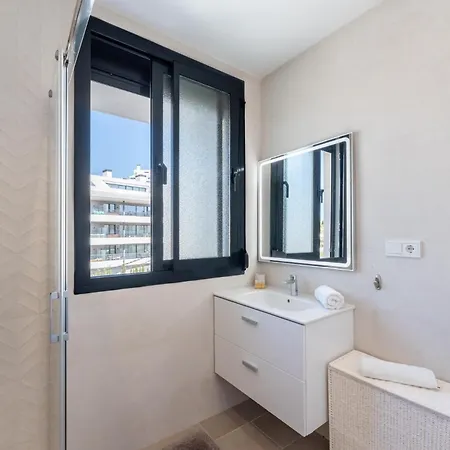 3 Bed Townhouse Escape Costa Del Sol - Pass The Keys Vakantiehuis Fuengirola
