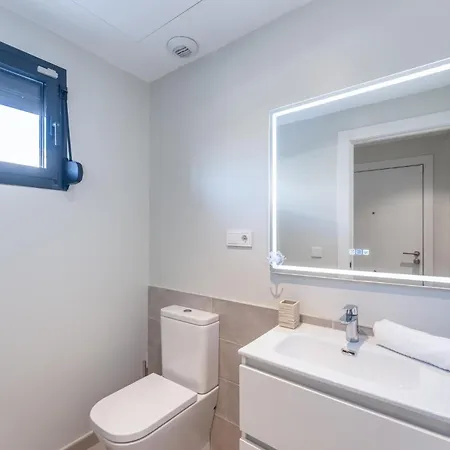 3 Bed Townhouse Escape Costa Del Sol - Pass The Keys Vakantiehuis Fuengirola