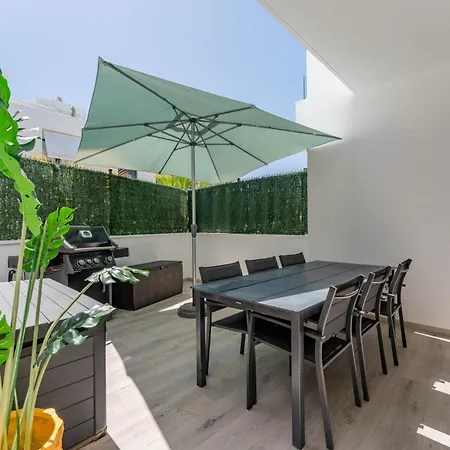 3 Bed Townhouse Escape Costa Del Sol - Pass The Keys * Fuengirola