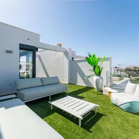 3 Bed Townhouse Escape Costa Del Sol - Pass The Keys Vakantiehuis *